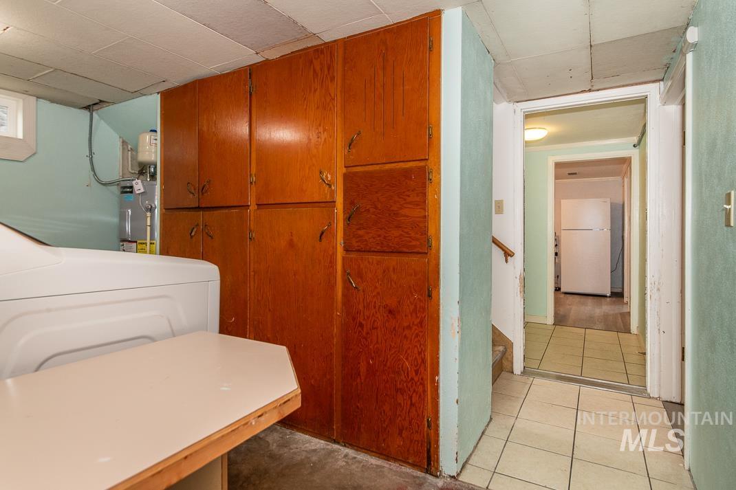 119 S. Holly Street, Nampa, Idaho 83686, 5 Bedrooms, 2 Bathrooms, Residential For Sale, Price $475,000,MLS 98973227