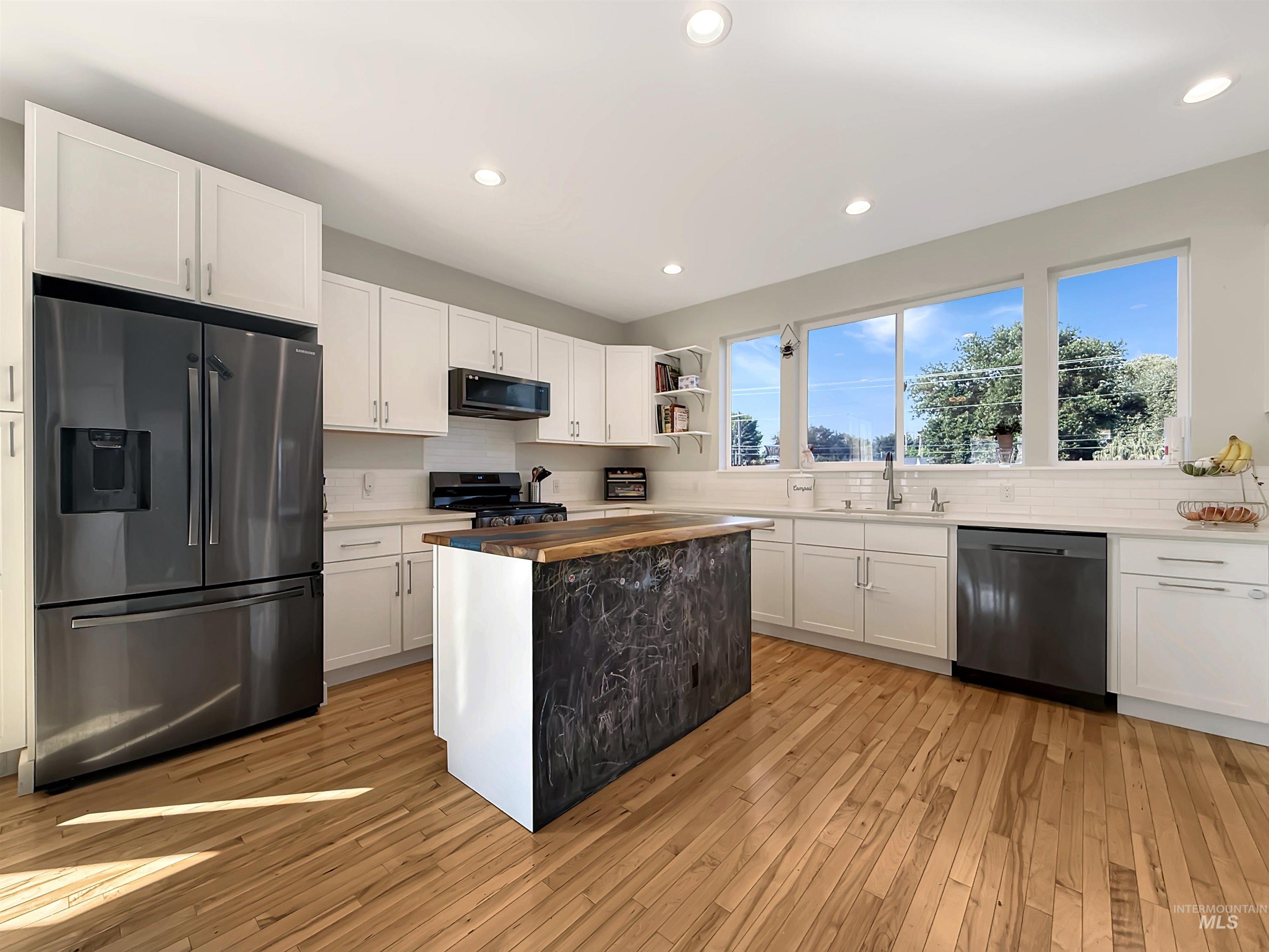 227 Wheatland Ct, Moscow, Idaho 83843, 4 Bedrooms, 2.5 Bathrooms, Residential For Sale, Price $459,000,MLS 98973228