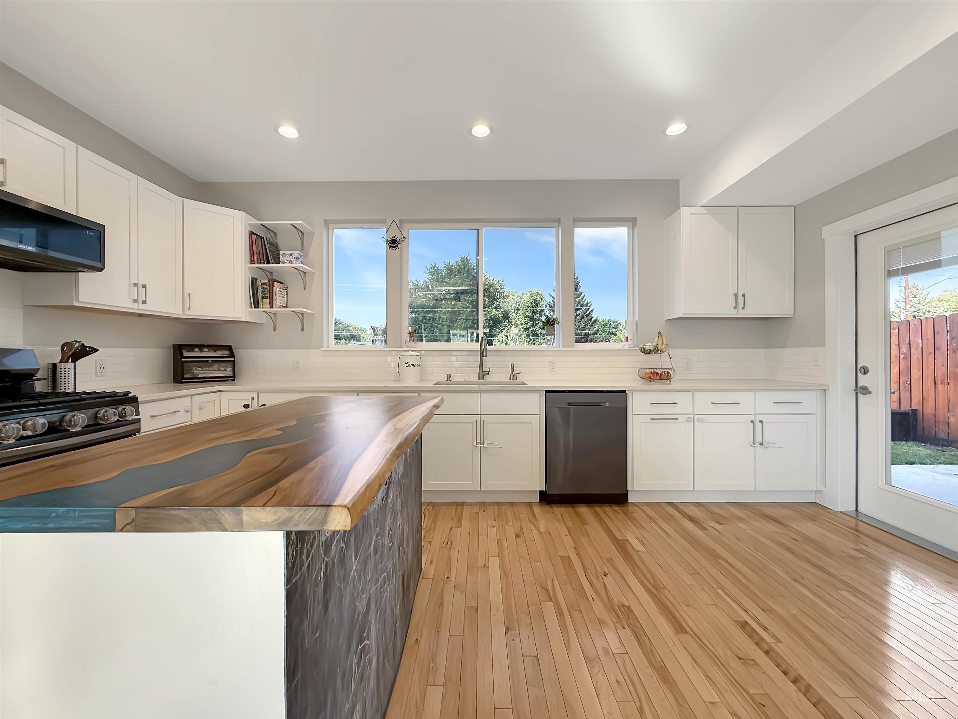 227 Wheatland Ct, Moscow, Idaho 83843, 4 Bedrooms, 2.5 Bathrooms, Residential For Sale, Price $459,000,MLS 98973228