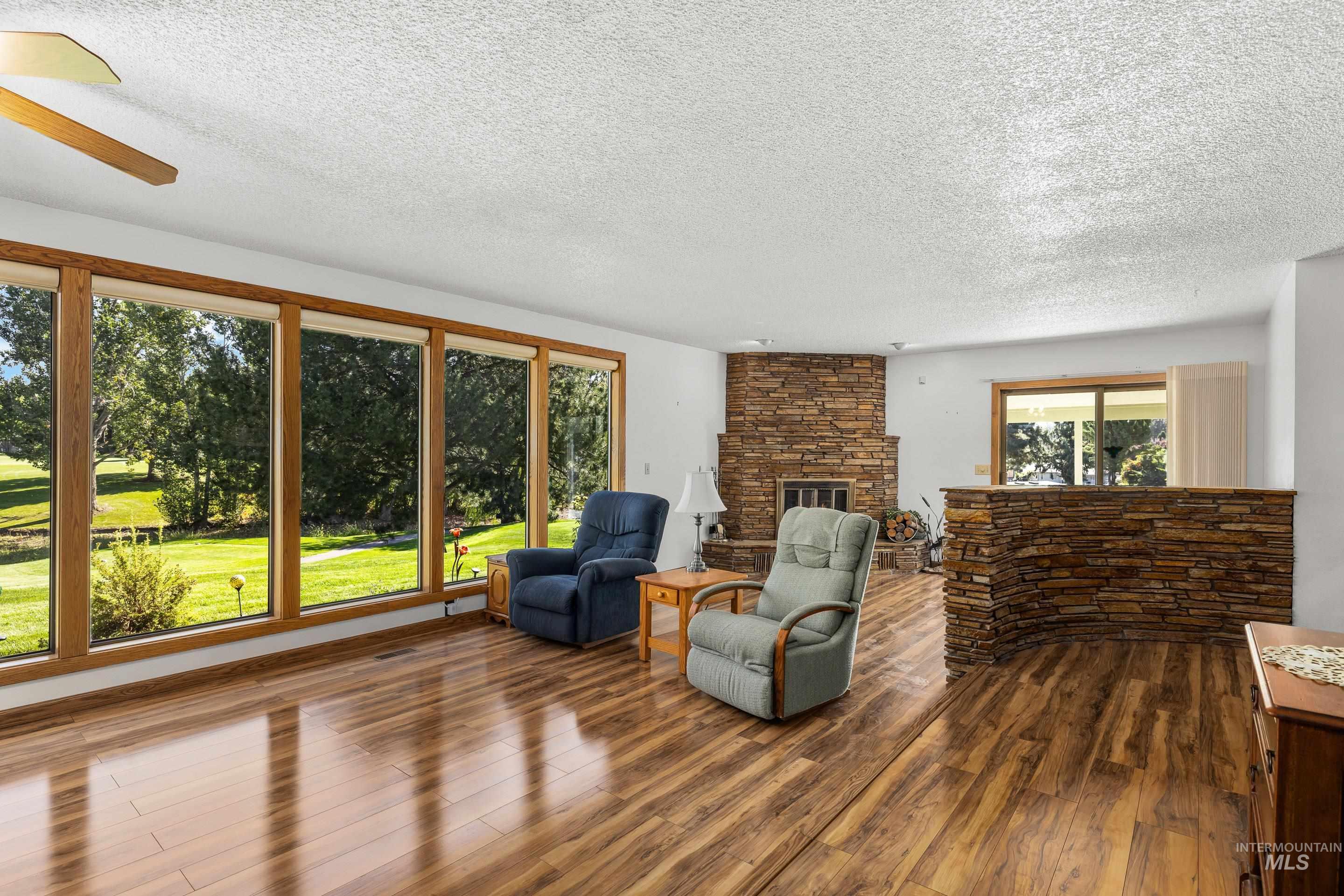 918 N Eagle Hills Way, Eagle, Idaho 83616-5214, 4 Bedrooms, 2 Bathrooms, Residential For Sale, Price $625,000,MLS 98973229