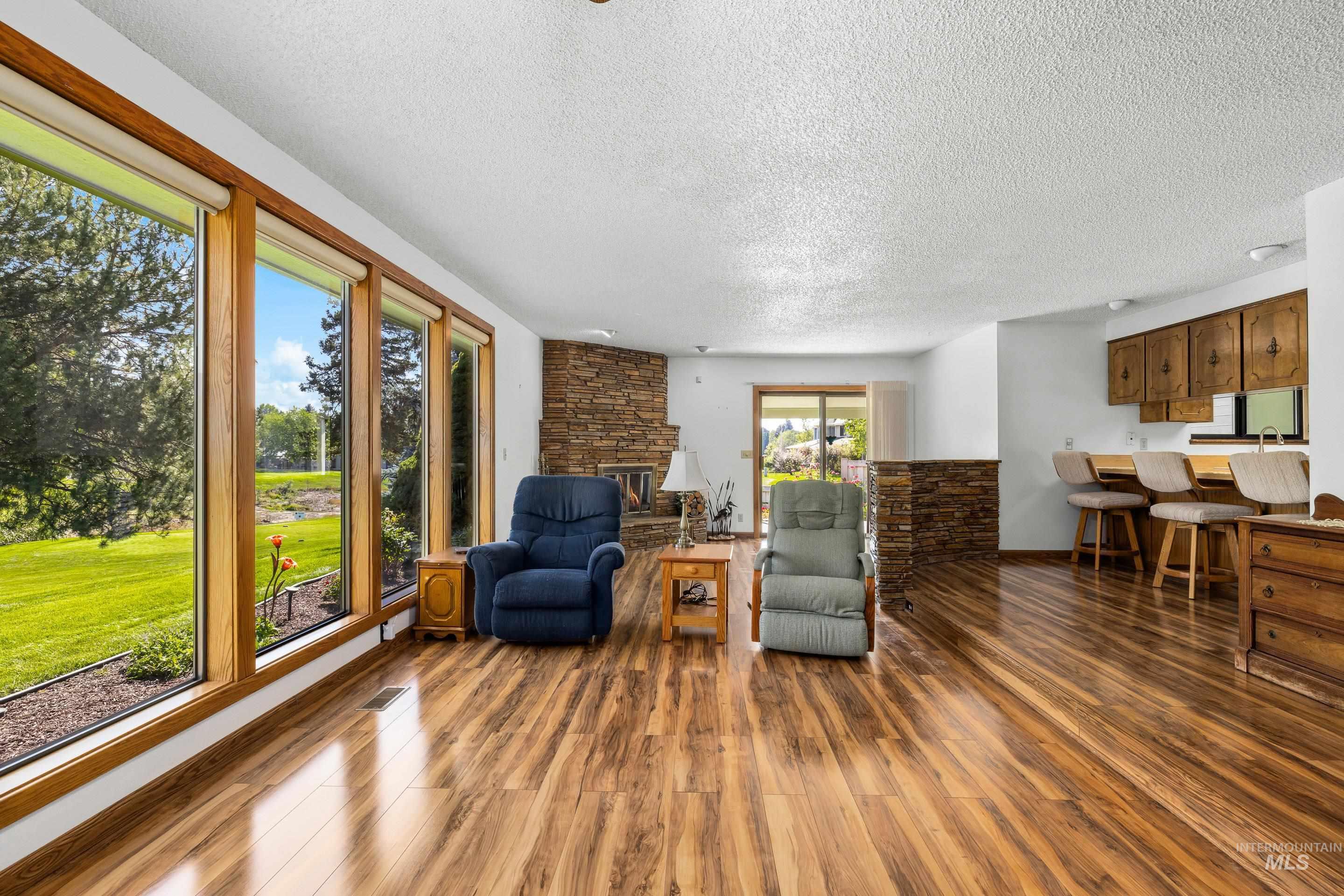 918 N Eagle Hills Way, Eagle, Idaho 83616-5214, 4 Bedrooms, 2 Bathrooms, Residential For Sale, Price $625,000,MLS 98973229