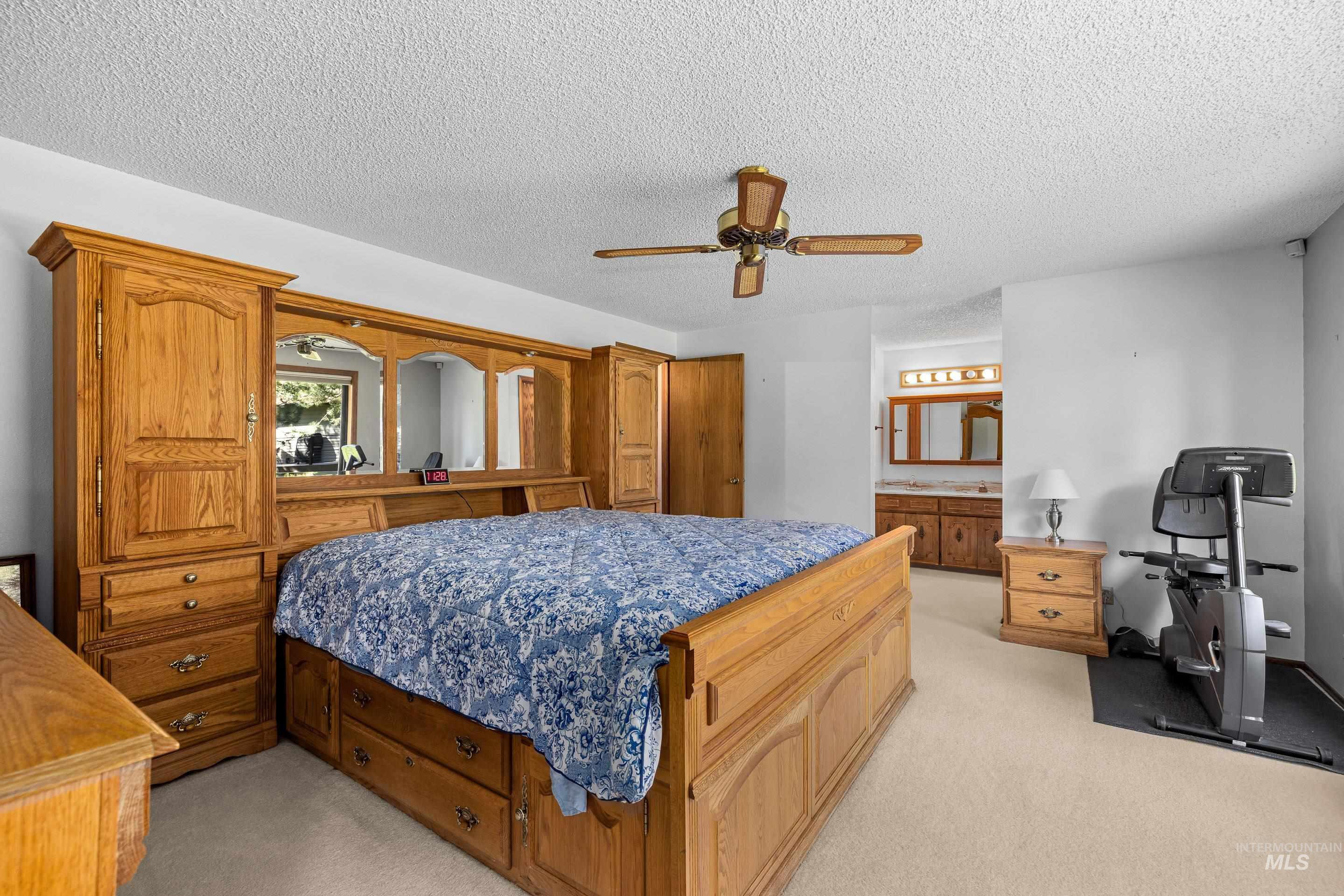 918 N Eagle Hills Way, Eagle, Idaho 83616-5214, 4 Bedrooms, 2 Bathrooms, Residential For Sale, Price $625,000,MLS 98973229