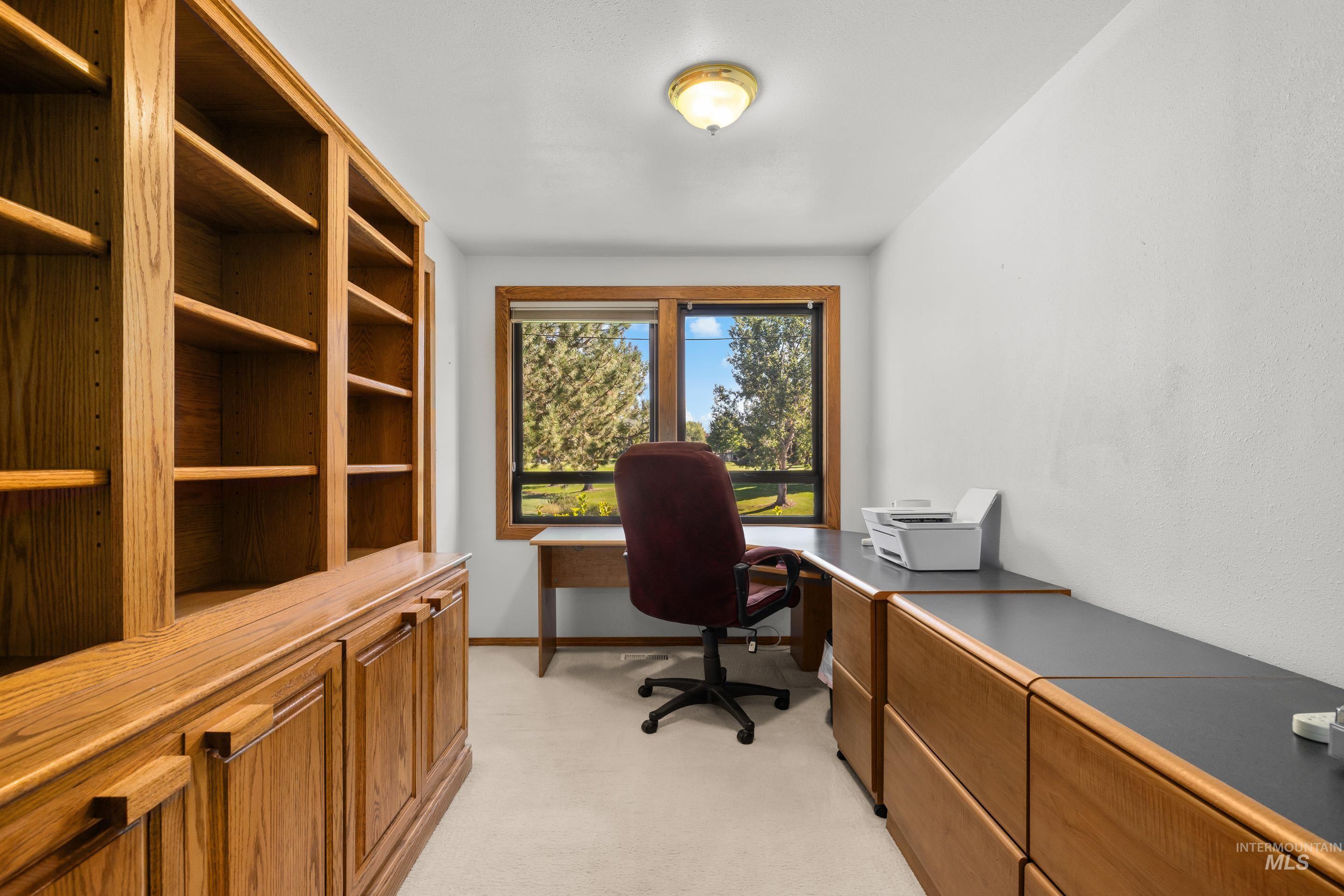 918 N Eagle Hills Way, Eagle, Idaho 83616-5214, 4 Bedrooms, 2 Bathrooms, Residential For Sale, Price $625,000,MLS 98973229