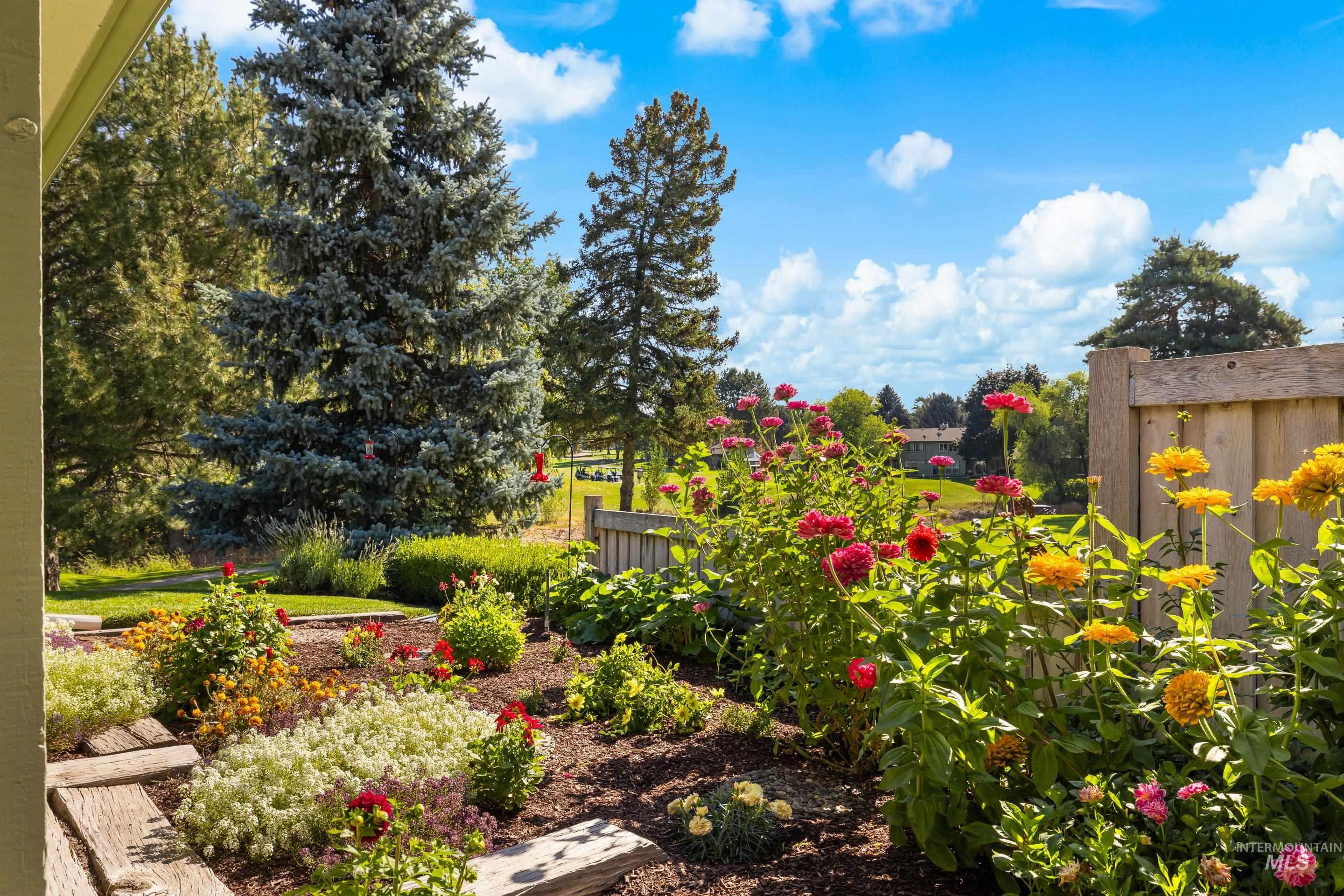 918 N Eagle Hills Way, Eagle, Idaho 83616-5214, 4 Bedrooms, 2 Bathrooms, Residential For Sale, Price $625,000,MLS 98973229