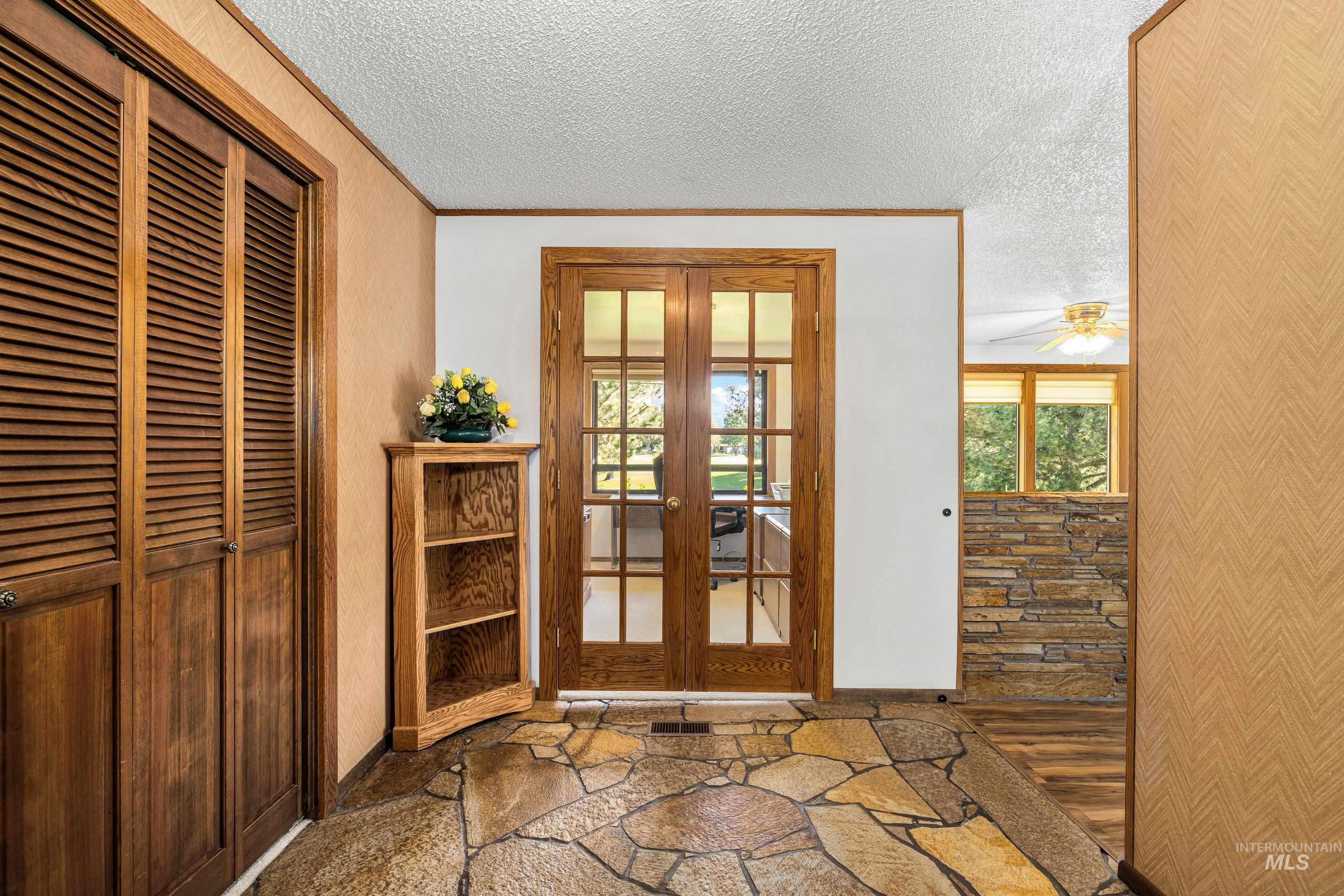 918 N Eagle Hills Way, Eagle, Idaho 83616-5214, 4 Bedrooms, 2 Bathrooms, Residential For Sale, Price $625,000,MLS 98973229