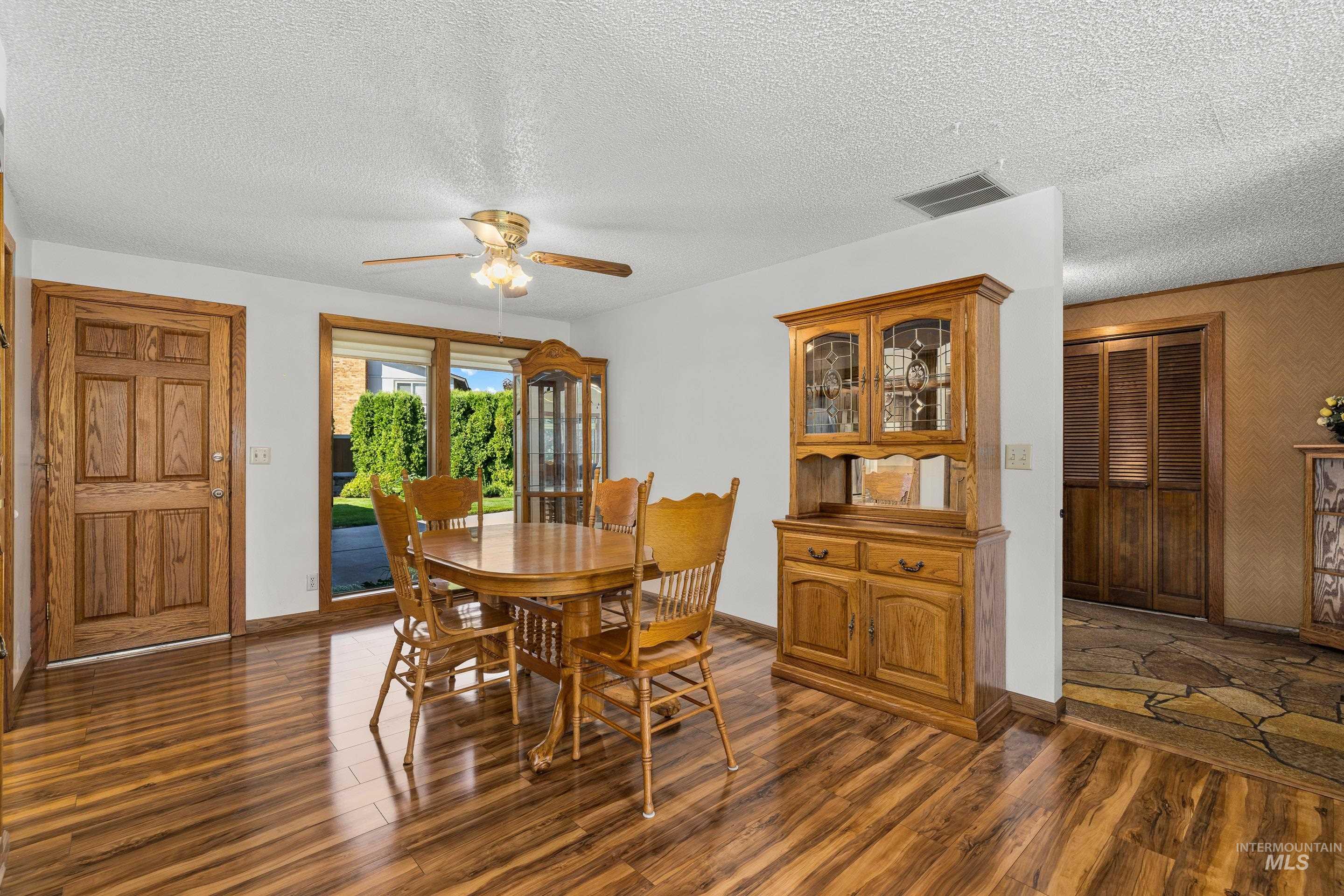 918 N Eagle Hills Way, Eagle, Idaho 83616-5214, 4 Bedrooms, 2 Bathrooms, Residential For Sale, Price $625,000,MLS 98973229