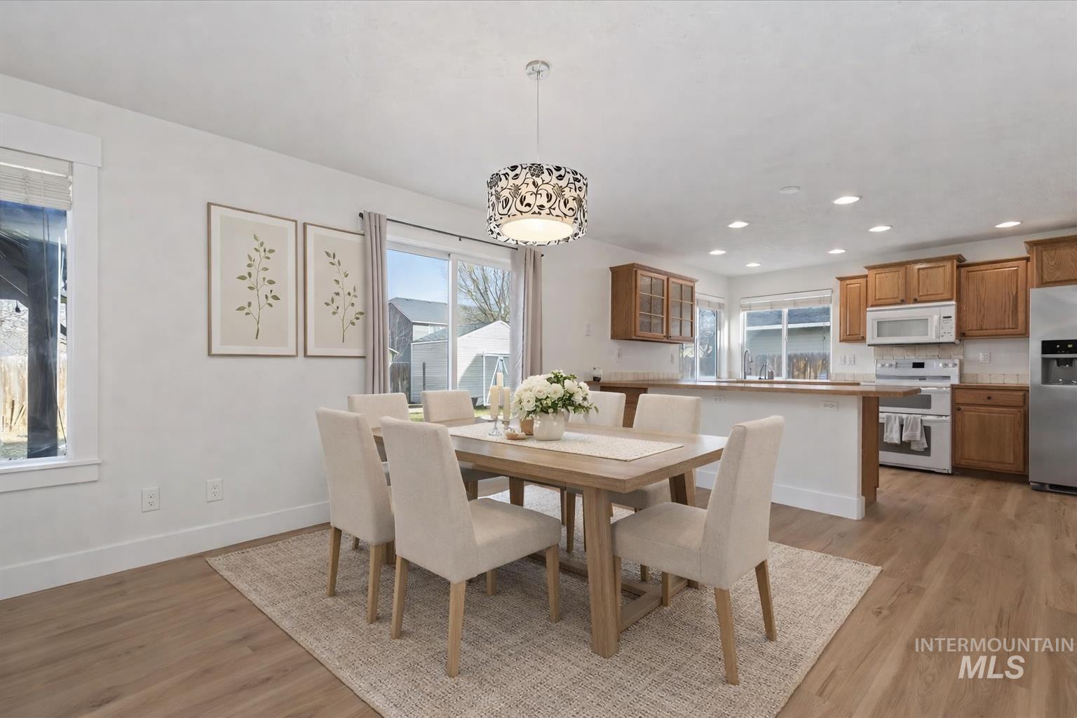 334 E Santiago Dr, Meridian, Idaho 83646, 4 Bedrooms, 2.5 Bathrooms, Residential For Sale, Price $537,499, 98973230