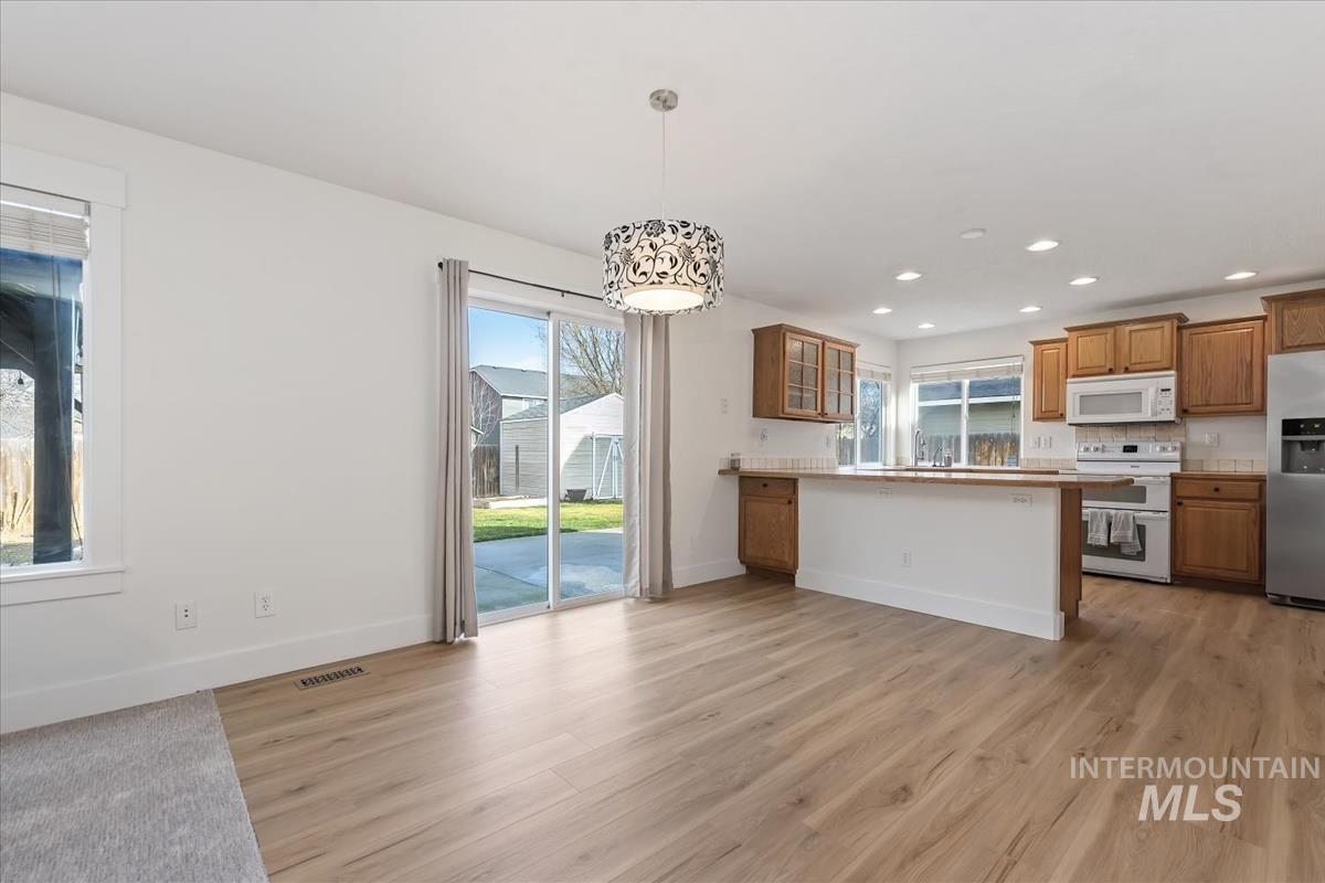 334 E Santiago Dr, Meridian, Idaho 83646, 4 Bedrooms, 2.5 Bathrooms, Residential For Sale, Price $537,499,MLS 98973230