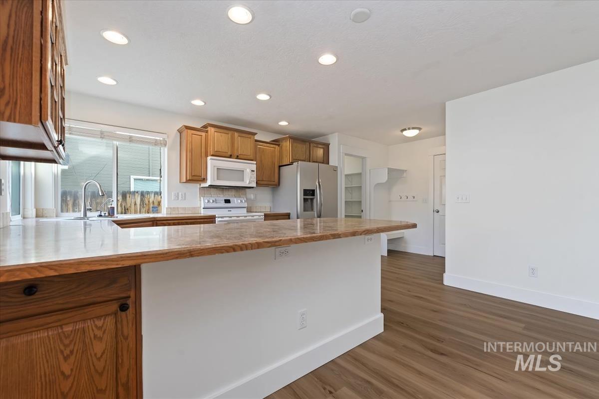 334 E Santiago Dr, Meridian, Idaho 83646, 4 Bedrooms, 2.5 Bathrooms, Residential For Sale, Price $537,499,MLS 98973230