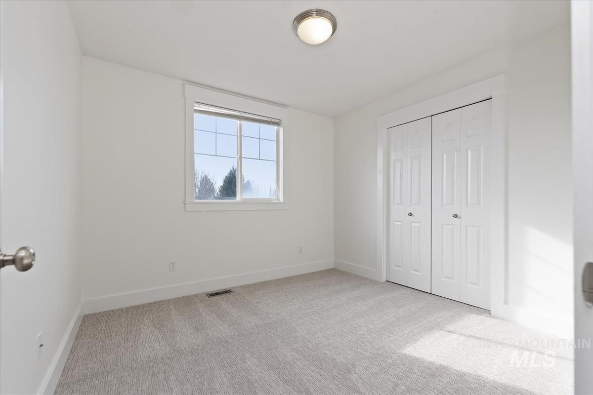 334 E Santiago Dr, Meridian, Idaho 83646, 4 Bedrooms, 2.5 Bathrooms, Residential For Sale, Price $537,499,MLS 98973230