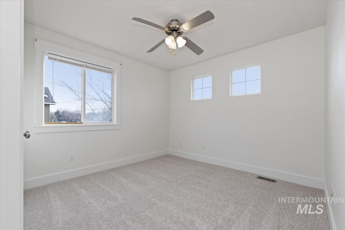 334 E Santiago Dr, Meridian, Idaho 83646, 4 Bedrooms, 2.5 Bathrooms, Residential For Sale, Price $537,499,MLS 98973230