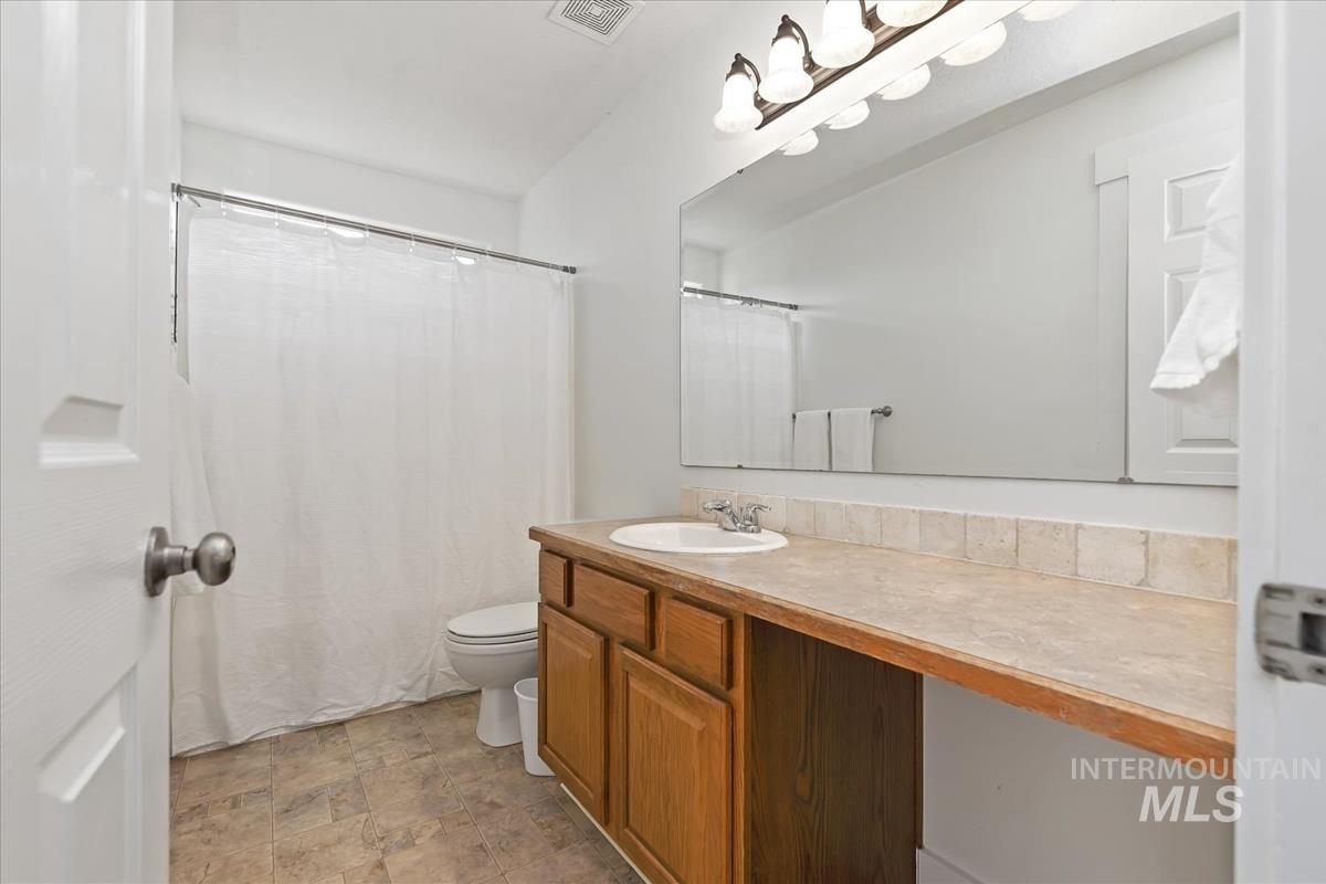 334 E Santiago Dr, Meridian, Idaho 83646, 4 Bedrooms, 2.5 Bathrooms, Residential For Sale, Price $537,499,MLS 98973230