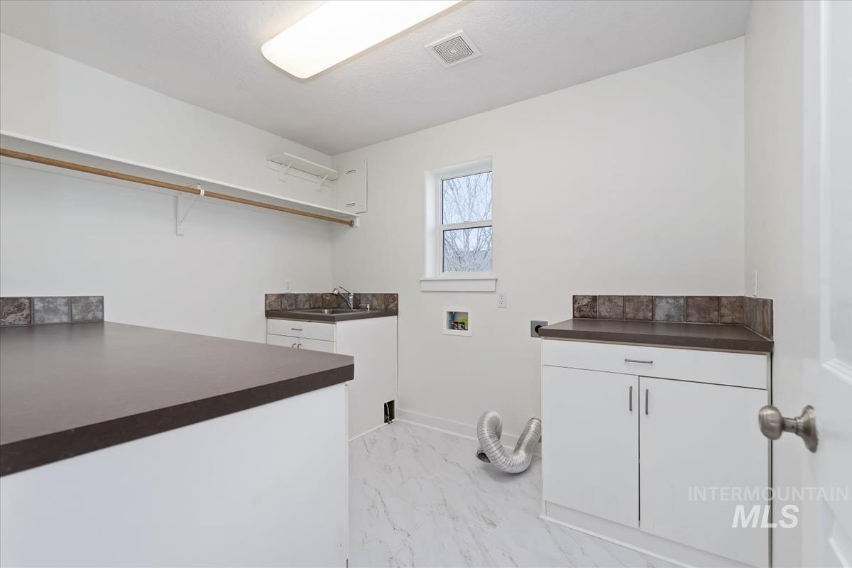 334 E Santiago Dr, Meridian, Idaho 83646, 4 Bedrooms, 2.5 Bathrooms, Residential For Sale, Price $537,499, 98973230