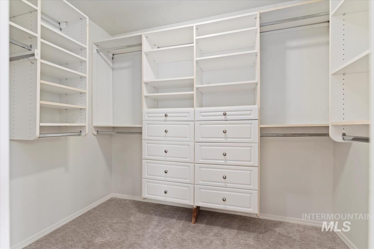 334 E Santiago Dr, Meridian, Idaho 83646, 4 Bedrooms, 2.5 Bathrooms, Residential For Sale, Price $537,499, 98973230