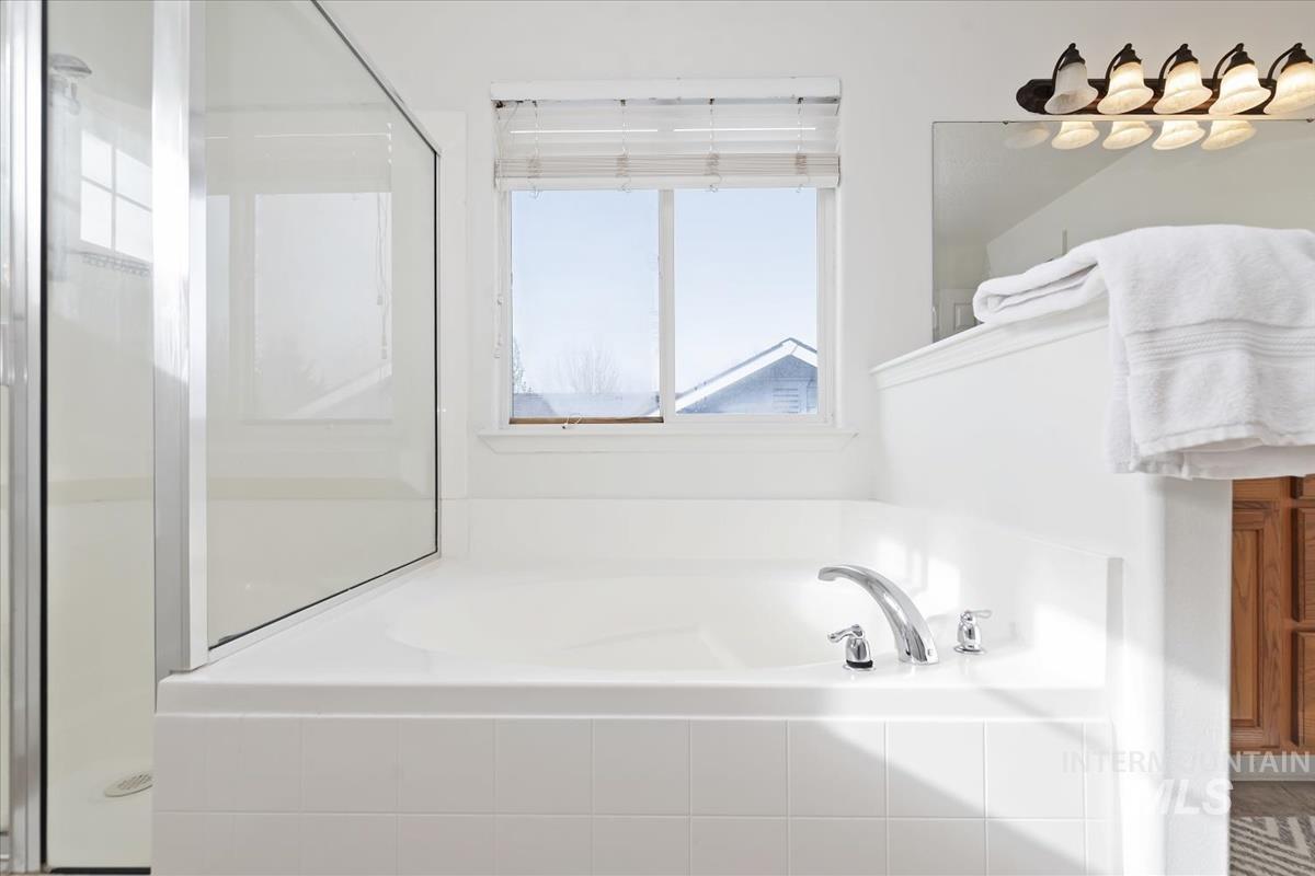 334 E Santiago Dr, Meridian, Idaho 83646, 4 Bedrooms, 2.5 Bathrooms, Residential For Sale, Price $537,499,MLS 98973230