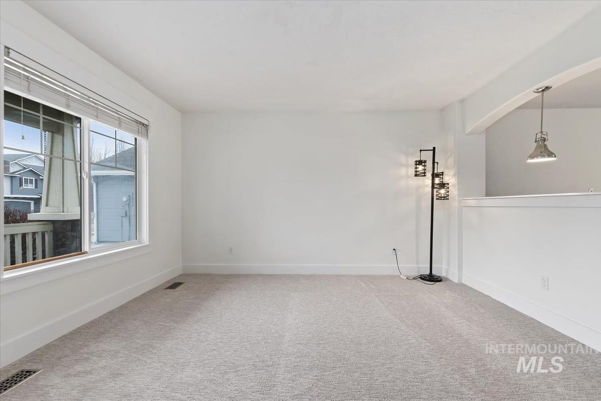 334 E Santiago Dr, Meridian, Idaho 83646, 4 Bedrooms, 2.5 Bathrooms, Residential For Sale, Price $537,499,MLS 98973230