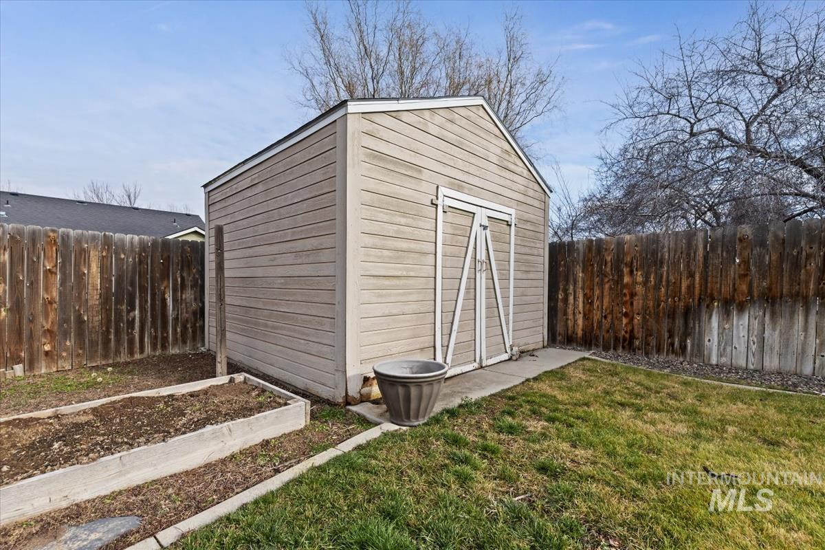 334 E Santiago Dr, Meridian, Idaho 83646, 4 Bedrooms, 2.5 Bathrooms, Residential For Sale, Price $537,499,MLS 98973230