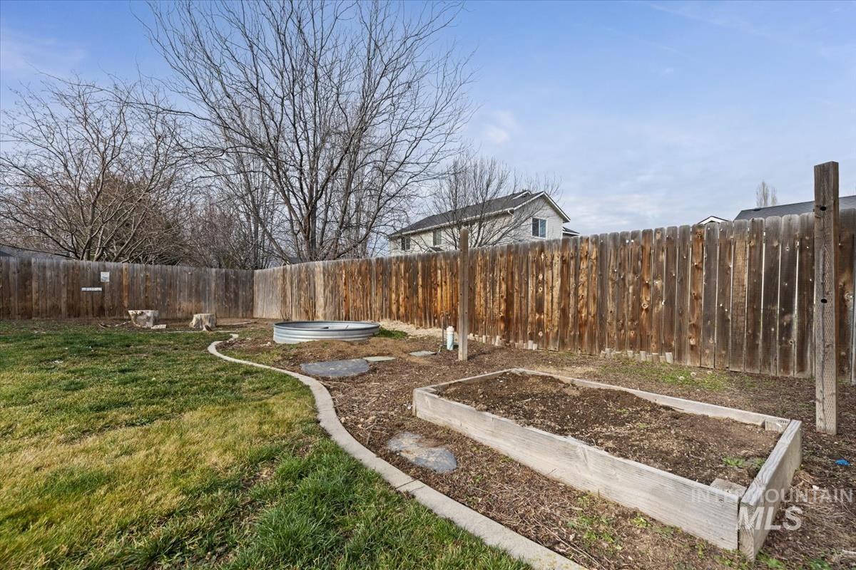 334 E Santiago Dr, Meridian, Idaho 83646, 4 Bedrooms, 2.5 Bathrooms, Residential For Sale, Price $537,499,MLS 98973230