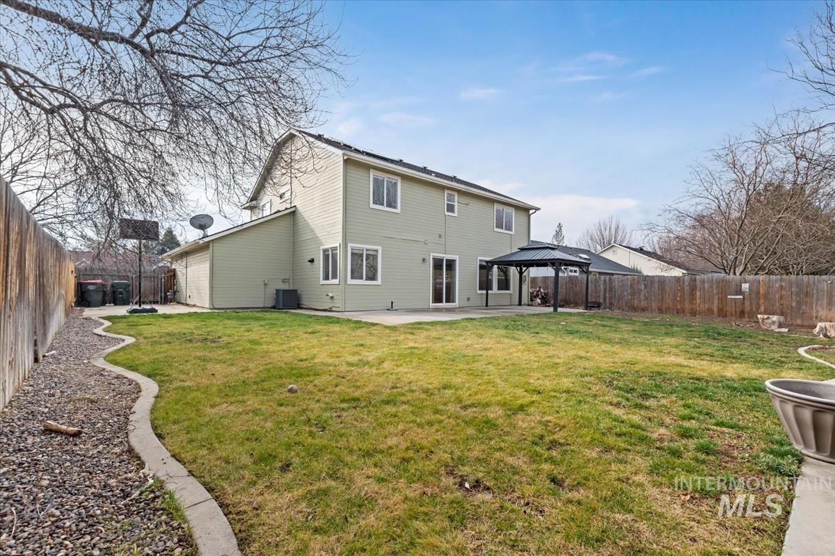 334 E Santiago Dr, Meridian, Idaho 83646, 4 Bedrooms, 2.5 Bathrooms, Residential For Sale, Price $537,499,MLS 98973230