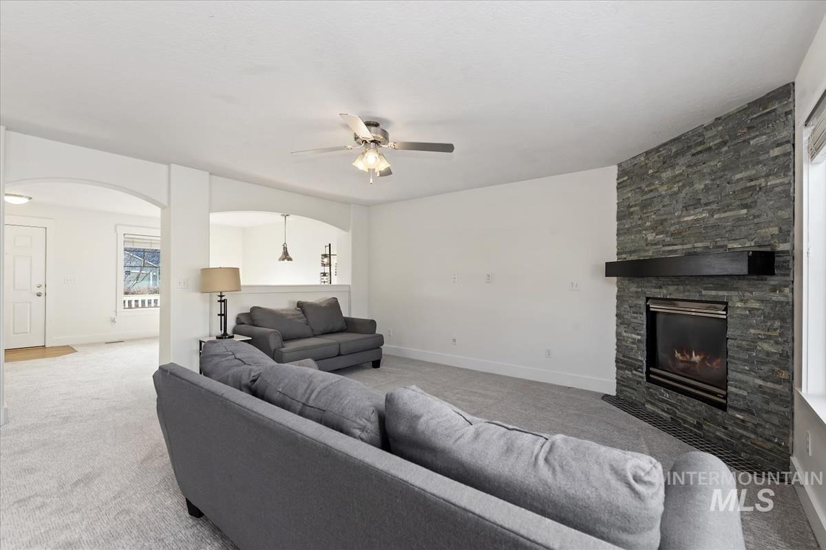 334 E Santiago Dr, Meridian, Idaho 83646, 4 Bedrooms, 2.5 Bathrooms, Residential For Sale, Price $537,499,MLS 98973230