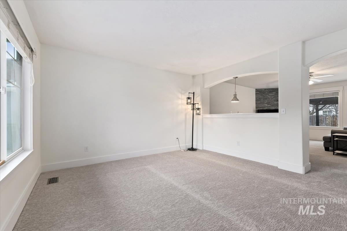 334 E Santiago Dr, Meridian, Idaho 83646, 4 Bedrooms, 2.5 Bathrooms, Residential For Sale, Price $537,499,MLS 98973230