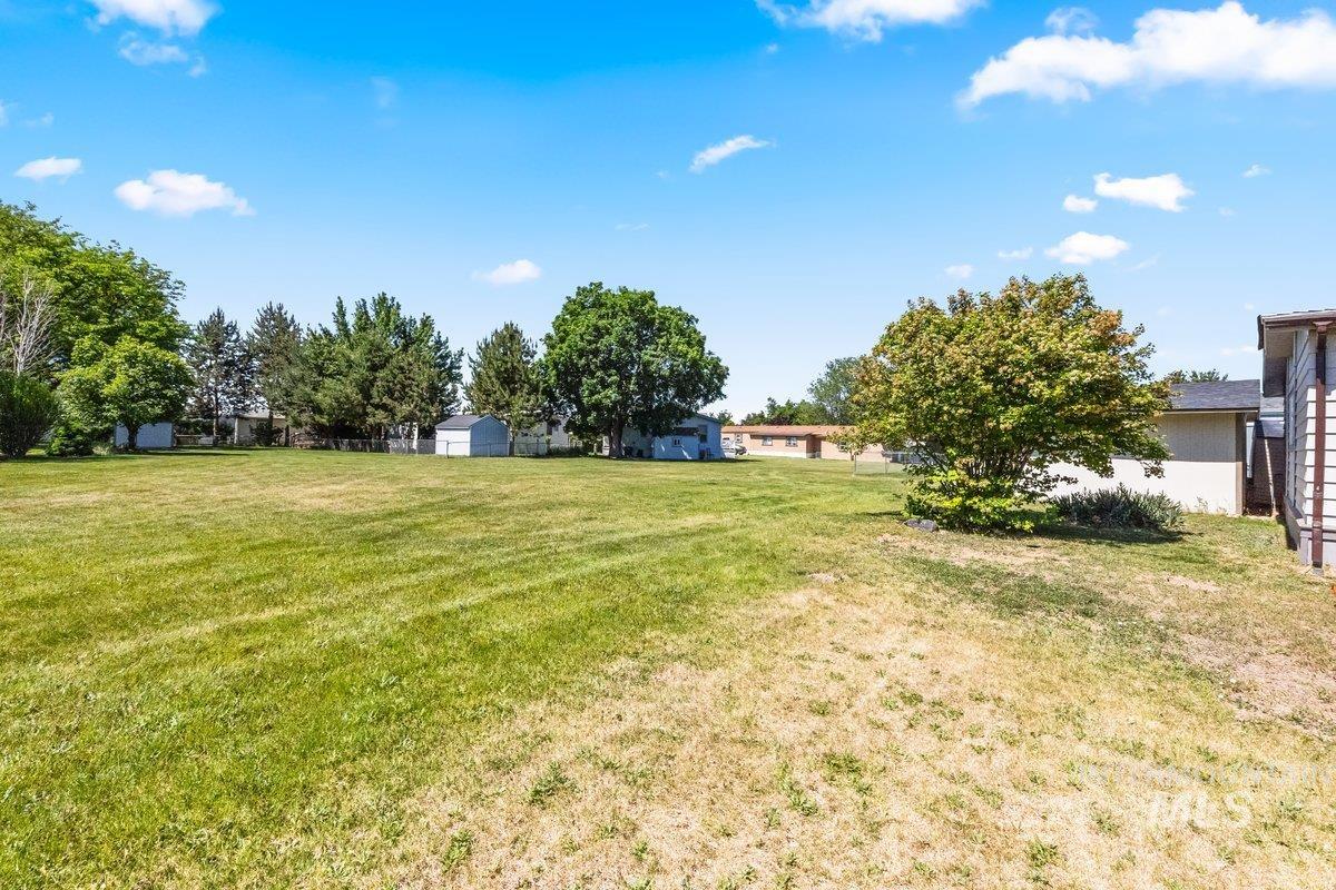 700 E Fairview, Meridian, Idaho 83642, 3 Bedrooms, 2 Bathrooms, Residential For Sale, Price $164,900,MLS 98973231