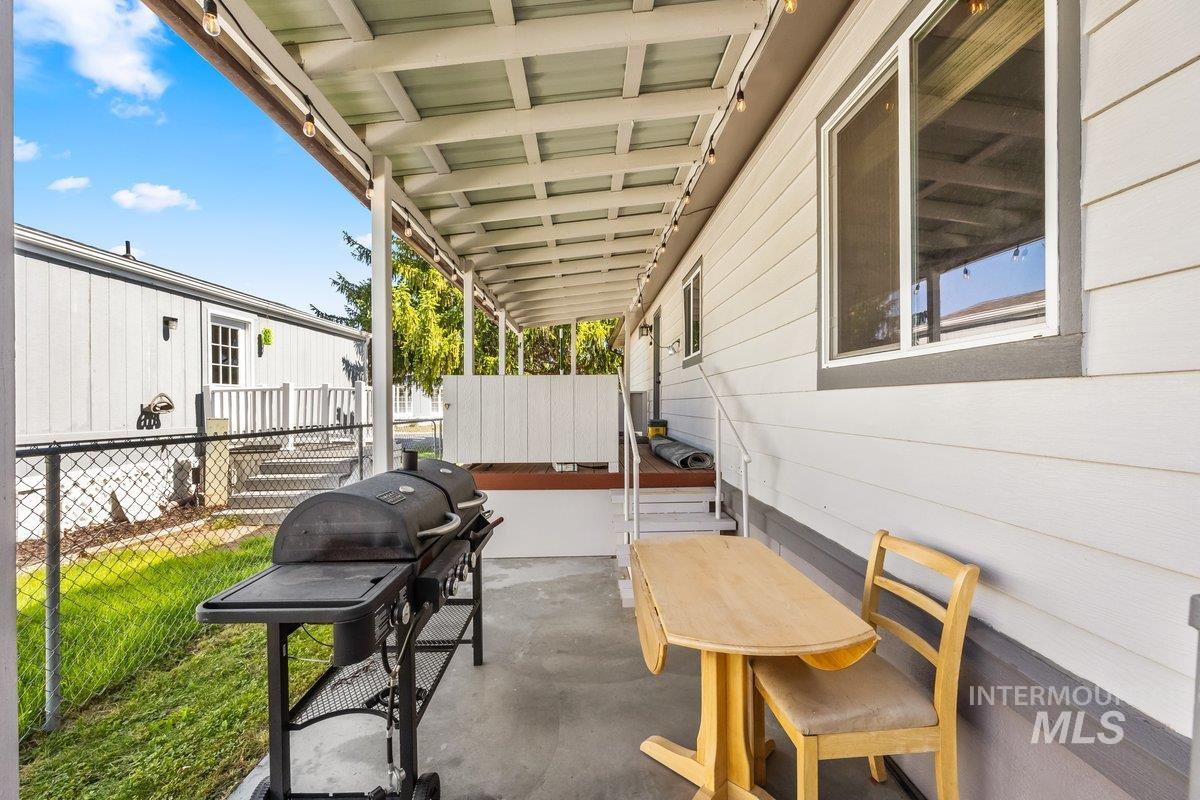 700 E Fairview, Meridian, Idaho 83642, 3 Bedrooms, 2 Bathrooms, Residential For Sale, Price $164,900,MLS 98973231