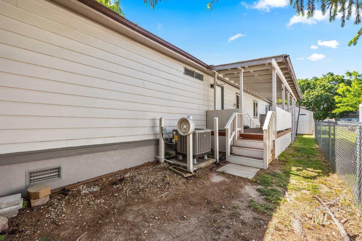 700 E Fairview, Meridian, Idaho 83642, 3 Bedrooms, 2 Bathrooms, Residential For Sale, Price $164,900,MLS 98973231