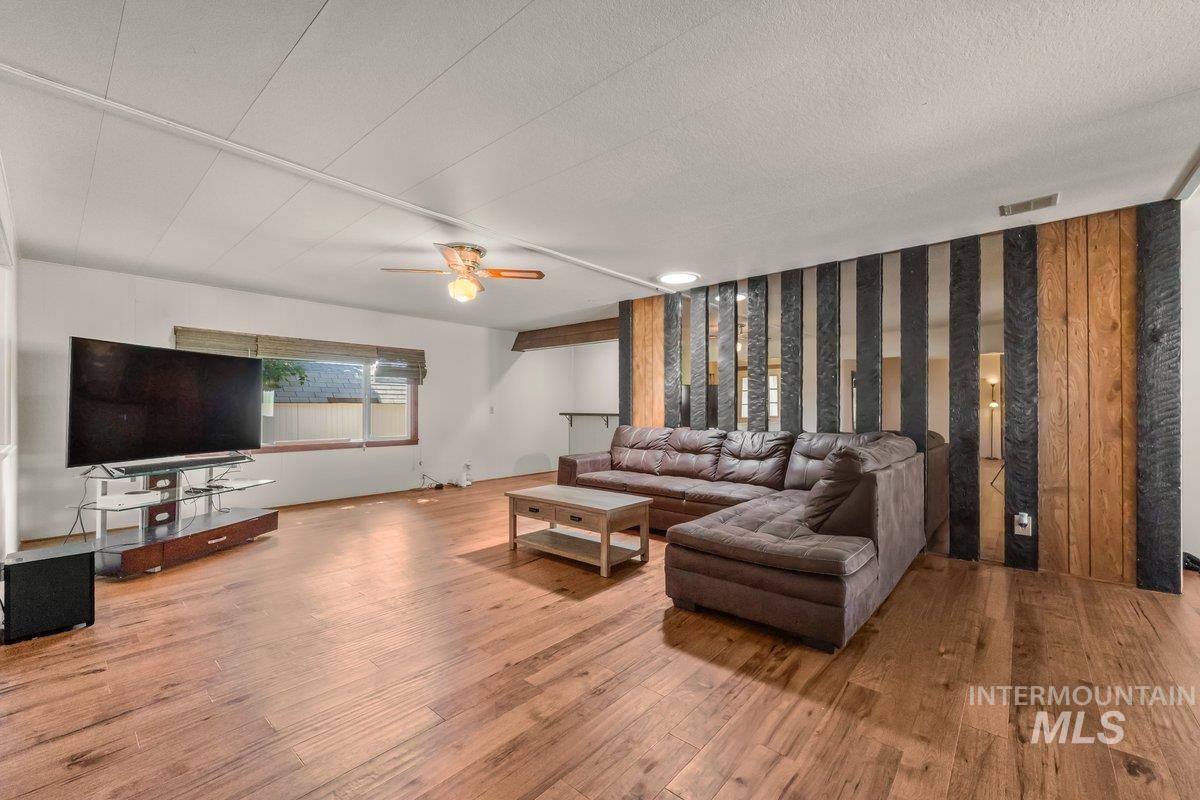 700 E Fairview, Meridian, Idaho 83642, 3 Bedrooms, 2 Bathrooms, Residential For Sale, Price $164,900,MLS 98973231