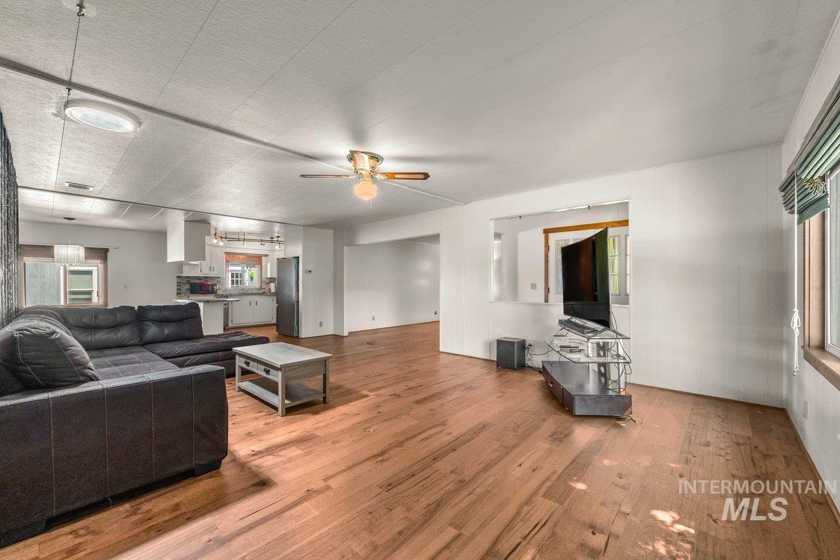 700 E Fairview, Meridian, Idaho 83642, 3 Bedrooms, 2 Bathrooms, Residential For Sale, Price $164,900,MLS 98973231