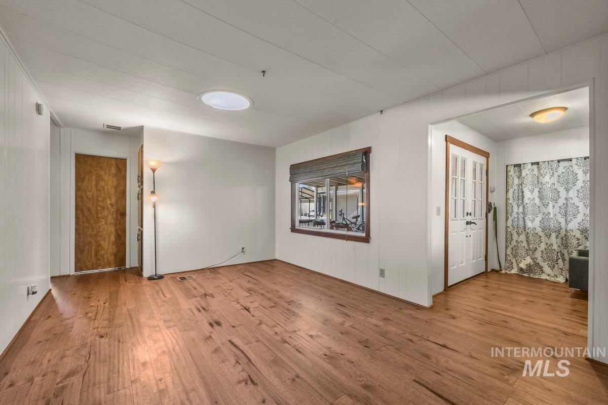 700 E Fairview, Meridian, Idaho 83642, 3 Bedrooms, 2 Bathrooms, Residential For Sale, Price $164,900,MLS 98973231