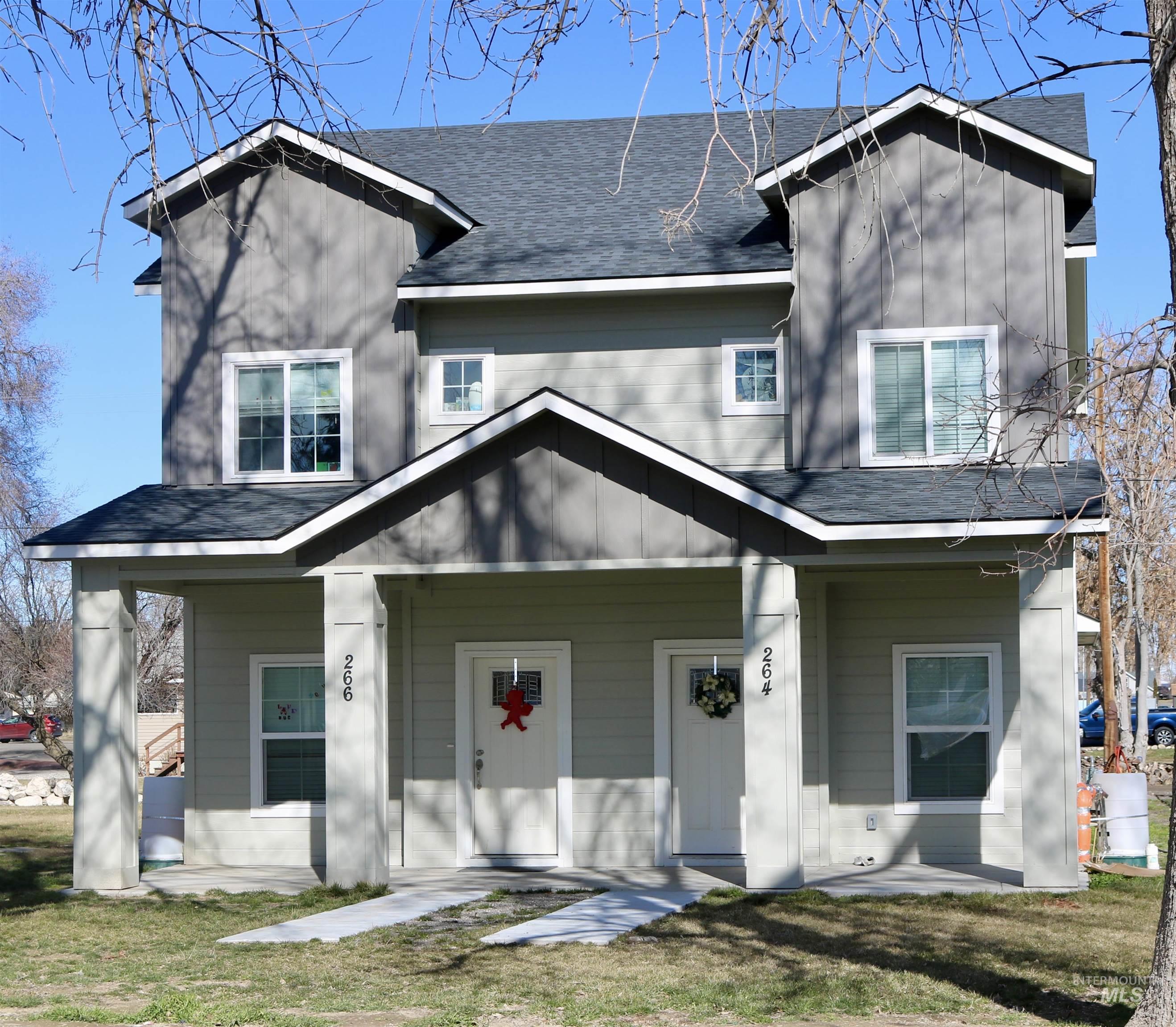 264/266 Ave A, Wendell, Idaho 83355, 2 Bedrooms, 1.5 Bathrooms, Residential Income For Sale, Price $409,900,MLS 98973233