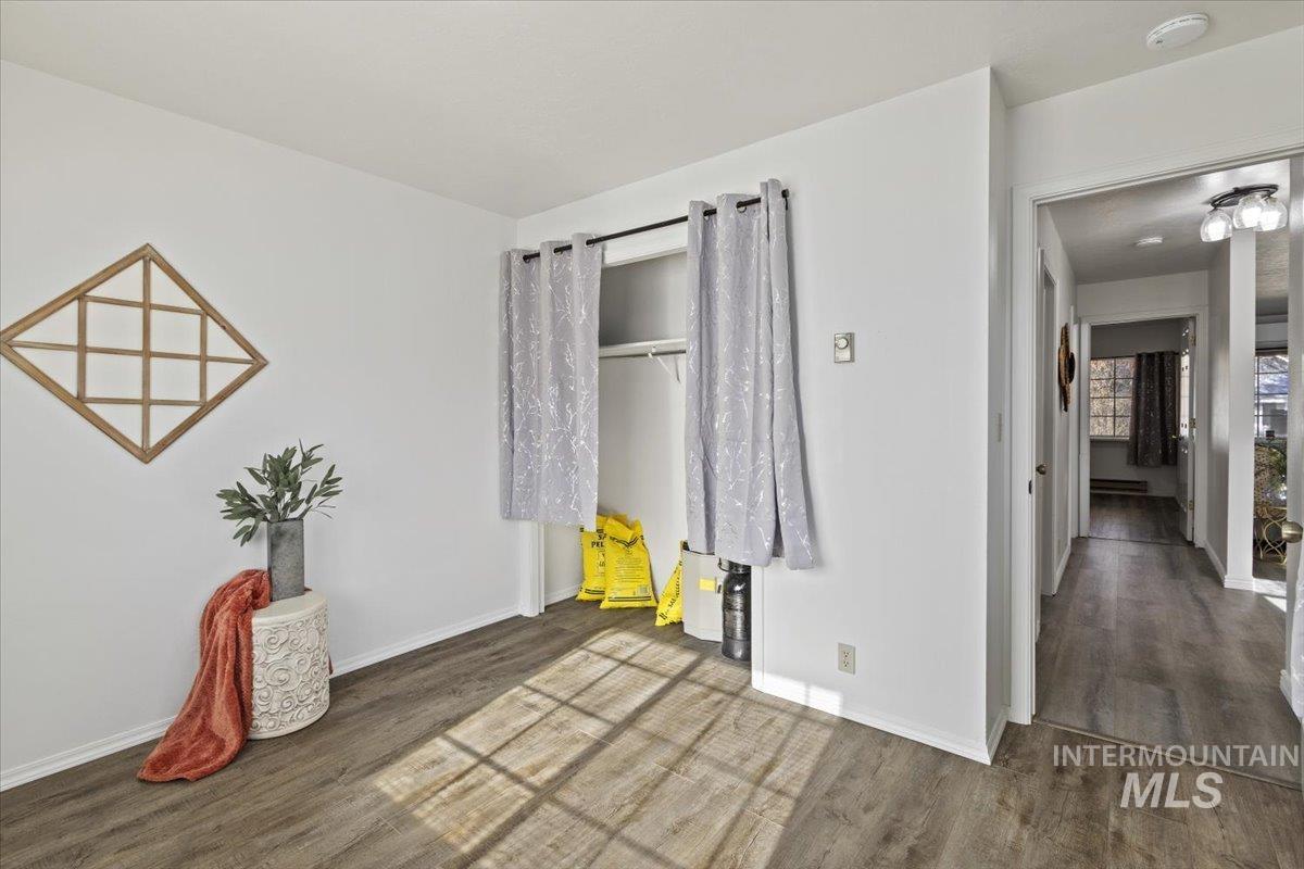 313 1/2 6th Ave N, Filer, Idaho 83328, 2 Bedrooms, 1 Bathroom, Residential For Sale, Price $197,999,MLS 98973235