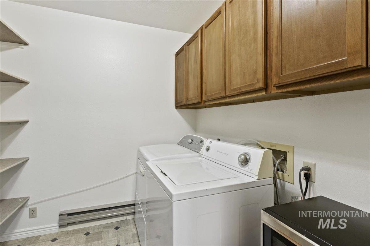 313 1/2 6th Ave N, Filer, Idaho 83328, 2 Bedrooms, 1 Bathroom, Residential For Sale, Price $197,999,MLS 98973235