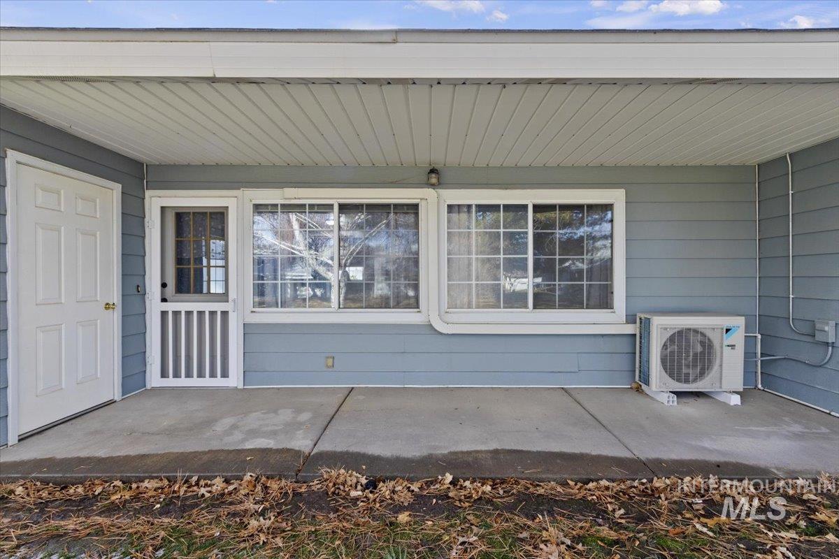 313 1/2 6th Ave N, Filer, Idaho 83328, 2 Bedrooms, 1 Bathroom, Residential For Sale, Price $197,999,MLS 98973235
