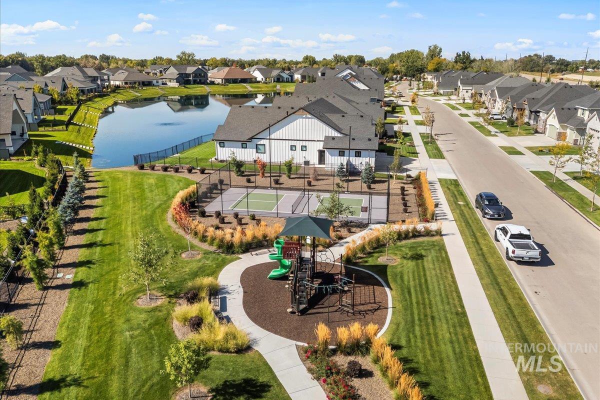 5718 W Polecat Dr., Eagle, Idaho 83616, 4 Bedrooms, 3.5 Bathrooms, Residential For Sale, Price $959,999,MLS 98973236