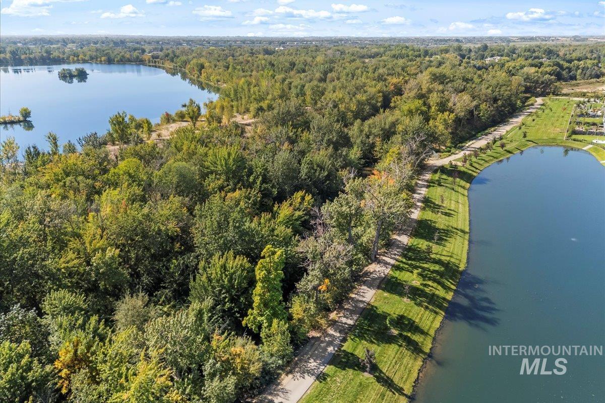 5718 W Polecat Dr., Eagle, Idaho 83616, 4 Bedrooms, 3.5 Bathrooms, Residential For Sale, Price $959,999,MLS 98973236