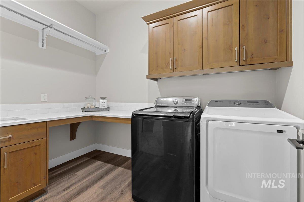 5718 W Polecat Dr., Eagle, Idaho 83616, 4 Bedrooms, 3.5 Bathrooms, Residential For Sale, Price $959,999,MLS 98973236