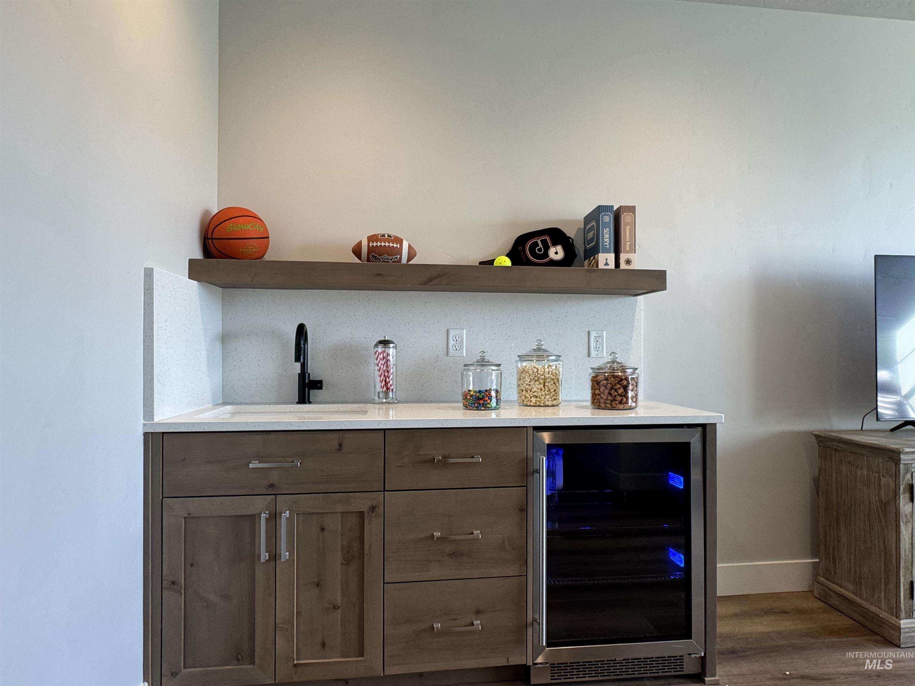 5718 W Polecat Dr., Eagle, Idaho 83616, 4 Bedrooms, 3.5 Bathrooms, Residential For Sale, Price $959,999,MLS 98973236