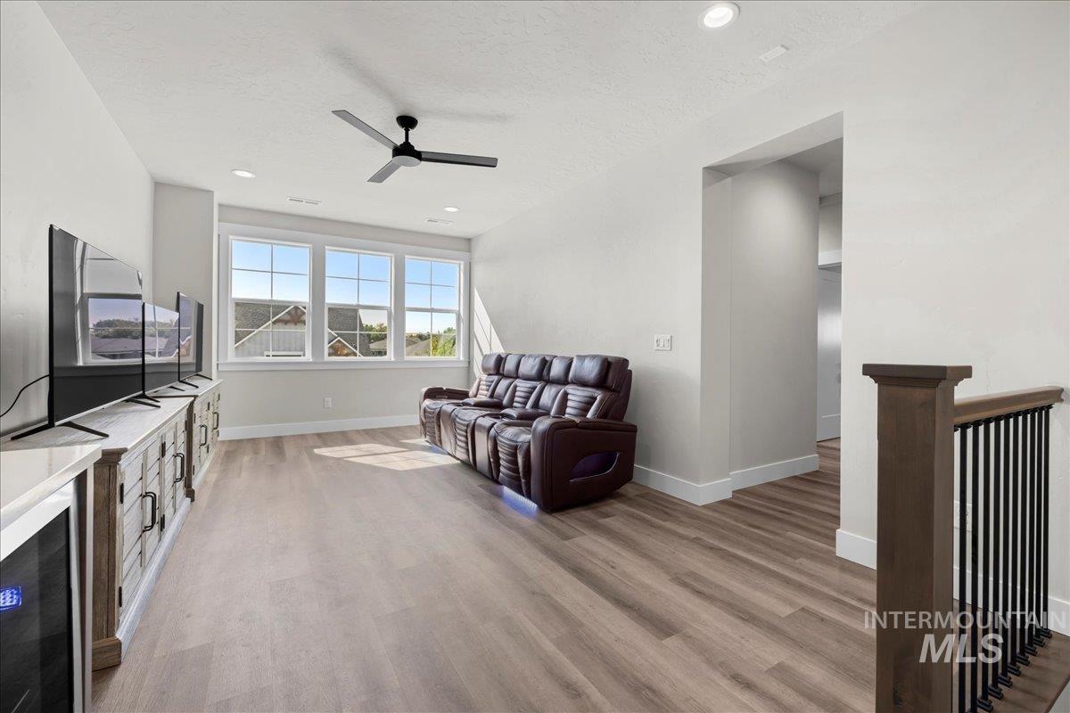 5718 W Polecat Dr., Eagle, Idaho 83616, 4 Bedrooms, 3.5 Bathrooms, Residential For Sale, Price $959,999,MLS 98973236