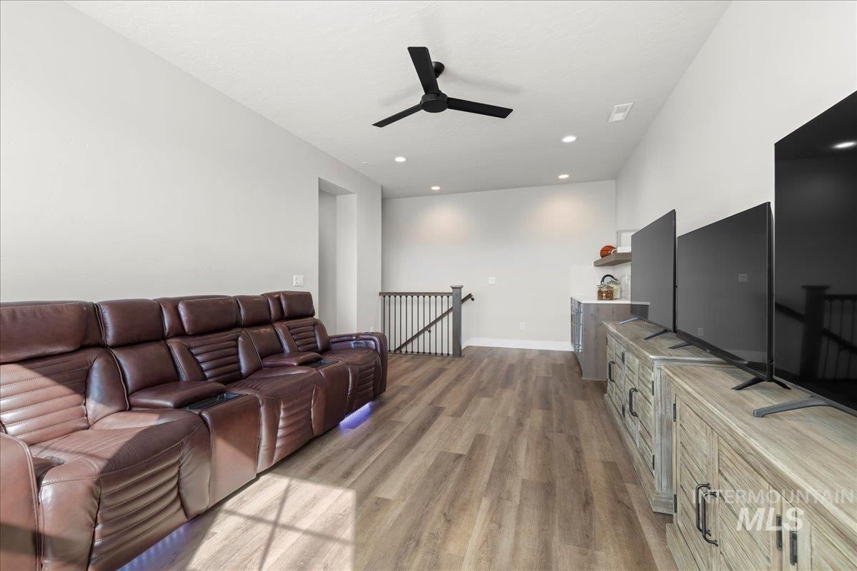 5718 W Polecat Dr., Eagle, Idaho 83616, 4 Bedrooms, 3.5 Bathrooms, Residential For Sale, Price $959,999,MLS 98973236