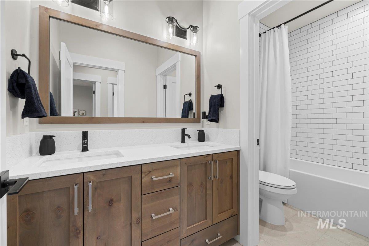 5718 W Polecat Dr., Eagle, Idaho 83616, 4 Bedrooms, 3.5 Bathrooms, Residential For Sale, Price $959,999,MLS 98973236