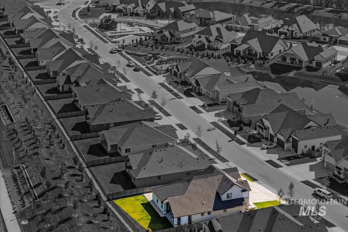 5718 W Polecat Dr., Eagle, Idaho 83616, 4 Bedrooms, 3.5 Bathrooms, Residential For Sale, Price $959,999,MLS 98973236