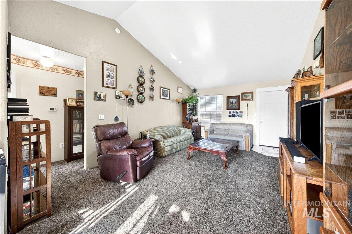 103 & 105 W Oak St, Caldwell, Idaho 83605, 2 Bedrooms, 1 Bathroom, Residential Income For Sale, Price $425,000,MLS 98973239