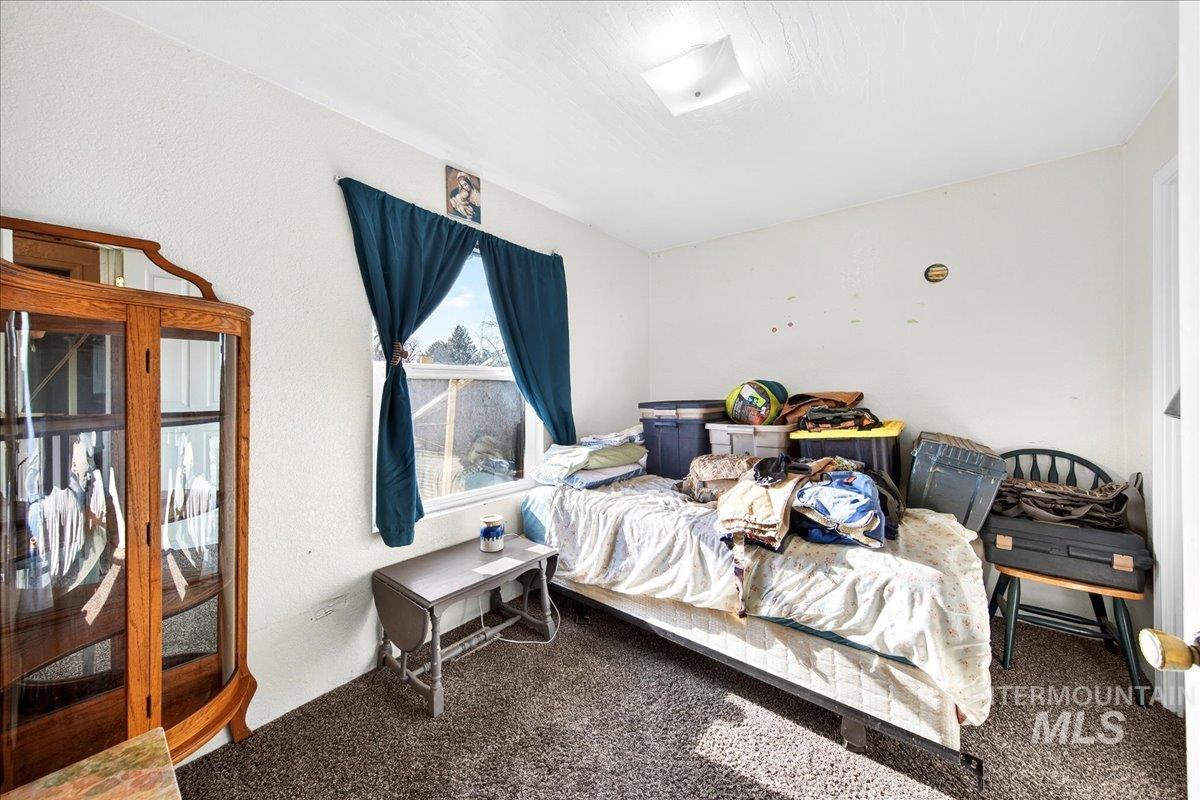 103 & 105 W Oak St, Caldwell, Idaho 83605, 2 Bedrooms, 1 Bathroom, Residential Income For Sale, Price $425,000,MLS 98973239