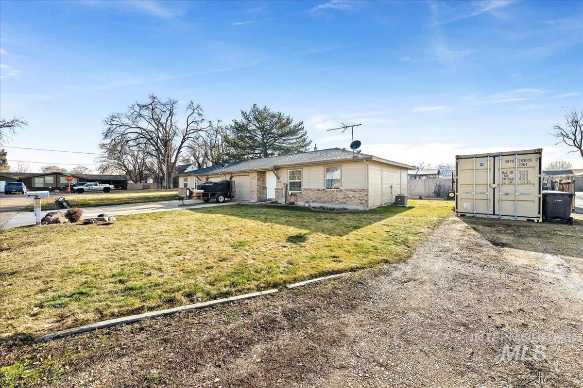 103 & 105 W Oak St, Caldwell, Idaho 83605, 2 Bedrooms, 1 Bathroom, Residential Income For Sale, Price $425,000,MLS 98973239