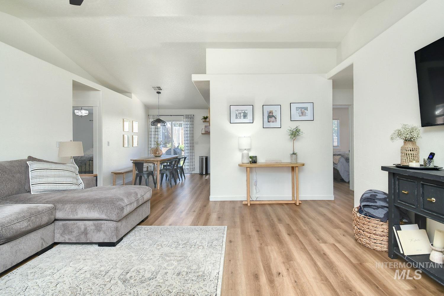 3205 S Malad Dr, Nampa, Idaho 83686, 4 Bedrooms, 2 Bathrooms, Residential For Sale, Price $385,990,MLS 98973241