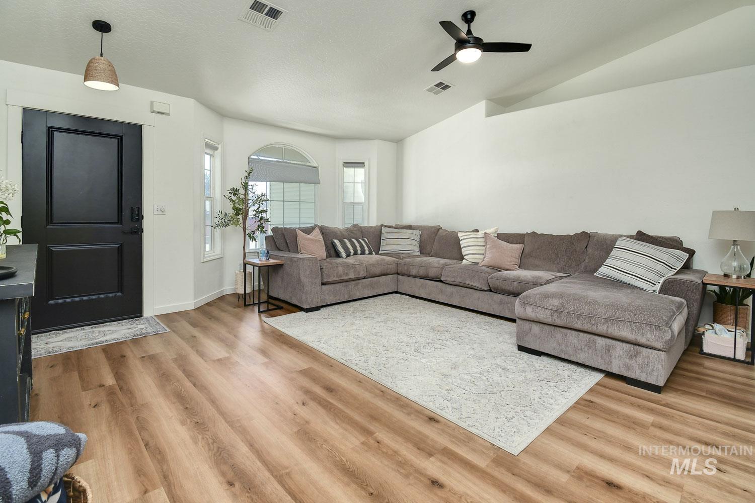 3205 S Malad Dr, Nampa, Idaho 83686, 4 Bedrooms, 2 Bathrooms, Residential For Sale, Price $385,990,MLS 98973241