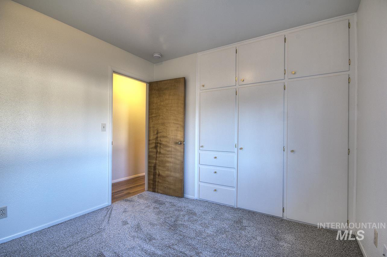 2403 N Weaver Circle, Boise, Idaho 83704, 3 Bedrooms, 2 Bathrooms, Residential For Sale, Price $449,900,MLS 98973242