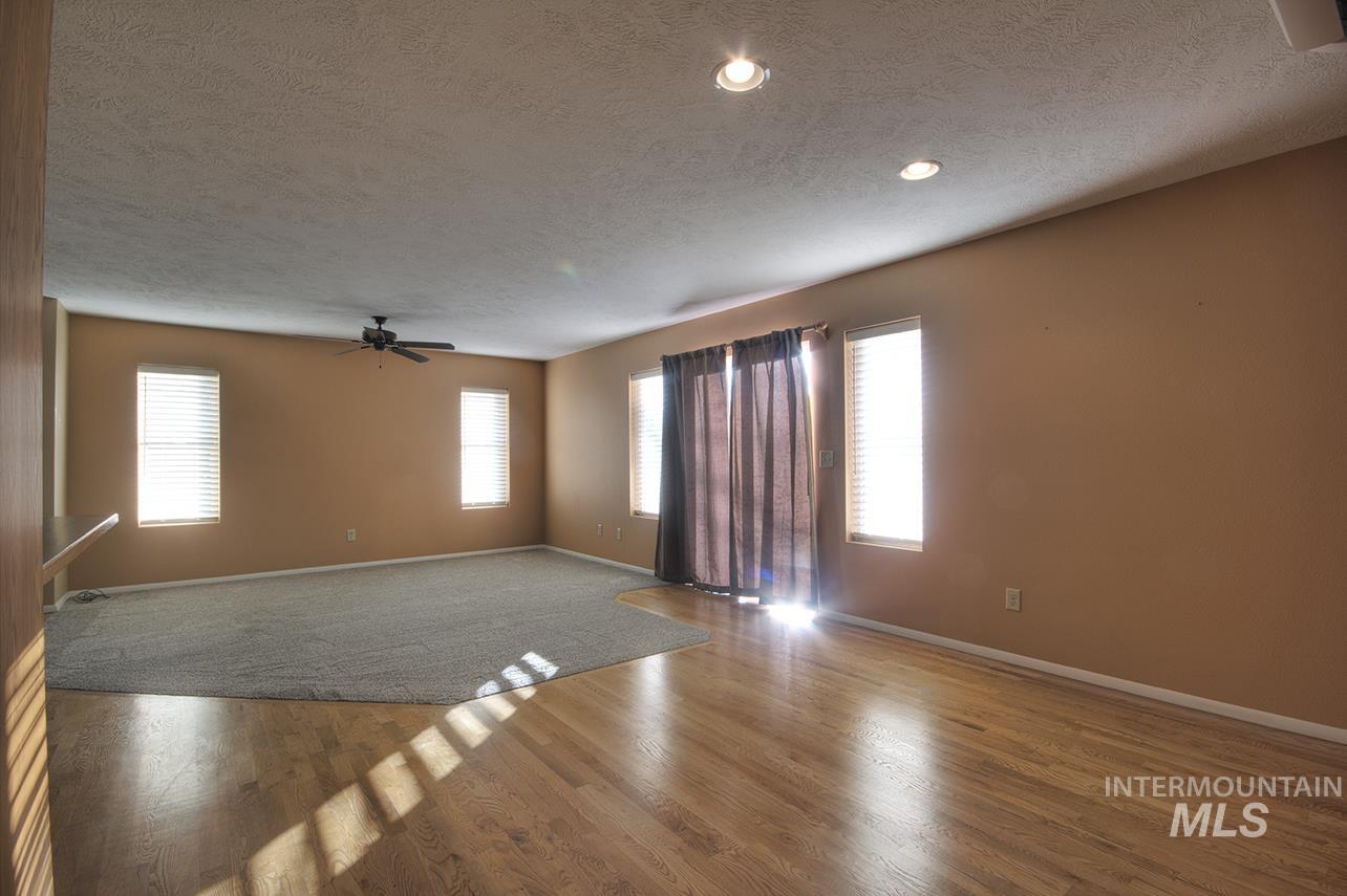 2403 N Weaver Circle, Boise, Idaho 83704, 3 Bedrooms, 2 Bathrooms, Residential For Sale, Price $449,900,MLS 98973242